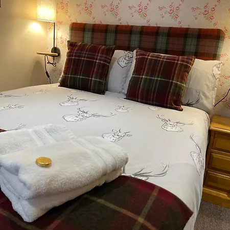 Carisbrooke Guest House-3